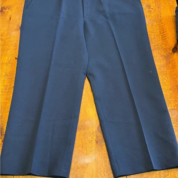 Marks & Spencer Men’s Pleated Pants (Made in Canada) - Picture 1 of 3